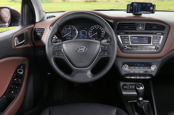 https://wcar.sets.lv/cars/Hyundai/i20 hečbeks/1479297873-Hyundai-i20-2015-1280-56.jpg